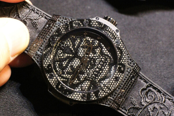 ウブロスーパーコピーhublot ビッグバン ブロイダリーオールブラックダイヤモンド 世界限定２００本 343.SV.6510.NR.0800
